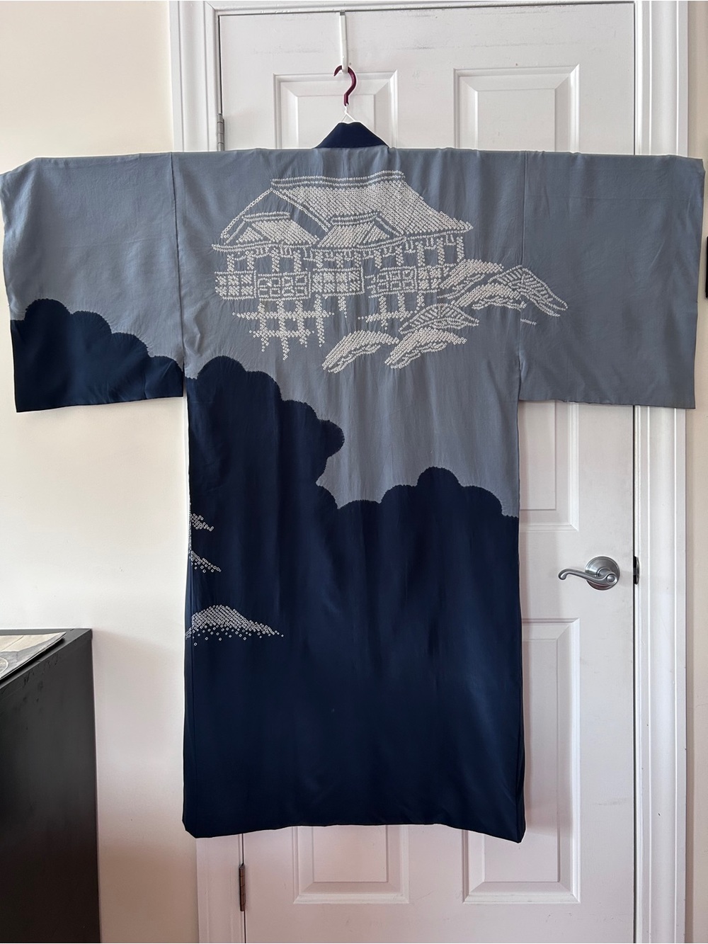 Mens Silk Kimono, Ombré Dyed with Kanoko Shibori Detail - Picture 2 of 10